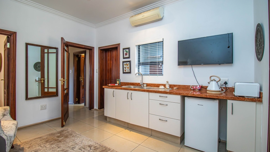 3 Bedroom Property for Sale in The Coves North West